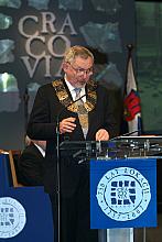 Przemawiał Prezydent Jacek Majchrowski, pierwszy w dziejach Krakowa włodarz miasta wybrany w powszechnych wyborach.