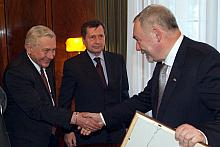 Prezydent Jacek Majchrowski serdecznie podziękował za ten dar.