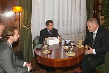 W rozmowach, jakie toczyły się w prezydenckim gabinecie, brali udział także przedstawiciele rosyjskiego konsulatu w Krakowie: ko