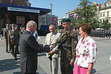 Nagrody z rąk ministra otrzymali wyróżniający się żołnierze i pracownicy.