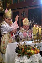 ...ksiądz Stanisław kardynał Dziwisz, Metropolita Krakowski podziękował Bogu za 50 lat kapłańskiej posługi ks. bp. Tadeusza Pier