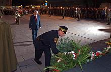 Kwiaty złożył profesor Jacek Majchrowski, Prezydent Miasta Krakowa.