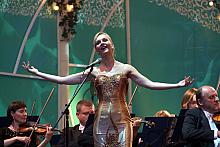 Iwona Tober zaśpiewała arię "Kiedy skrzypki grają" z operetki "Cygańska miłość" Franza Lehara.