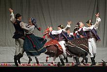 Polski taniec ludowy także w XXI wieku zachwyca ekspresją.