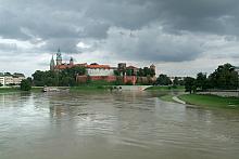 Wysoki stan Wisły w Krakowie