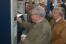 Uroczystość miała trzy powody. Pierwszym było otwarcie trasy tramwajowej biegnącej przez ul. Lubicz, Mogilską i Rondo Mogilskie 