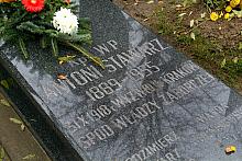 Pochowany na cmentarzu Rakowickim kapitan Antoni Stawarz już jako uczeń nowosądeckiego gimnazjum brał udział w konspiracji niepo
