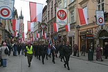 Dobrze prezentowali się idący w pochodzie funkcjonariusze krakowskiej Straży Miejskiej.