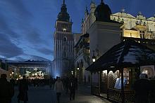 Znów - jak w latach poprzednich - krakowski Rynek nabrał niezwykłego, świątecznego charakteru.