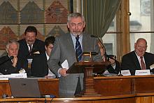 Po otwarciu konferencji przez moderatora Pełnomocnika Jana Okońskiego jako pierwszy zabrał głos Prezydent Miasta Krakowa profeso