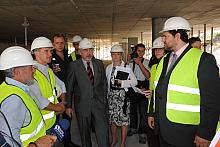 Prezydent Jacek Majchrowski odwiedził budowę i zapoznał się z postępem prac.
