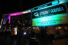 Najstarszy w Polsce festiwal prezentujący filmy animowane oraz etiudy studenckie z całego świata organizowany jest od roku 1994.