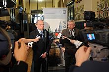 W Urzędzie Miasta Krakowa odbył się briefing, w którym wzieli udział Wiceminister Zbigniew Rapciak oraz Prezydent Miasta Krakowa