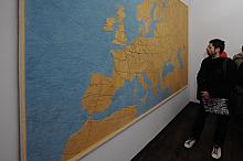 A tak wygląda plastyczna mapa Europy, odnaleziona w dawnym gabinecie Oskara Schindlera; oryginalny element wyposażenia z lat II 