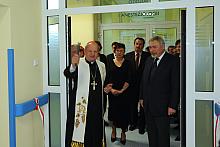 W uroczystości wzięli udział m.in.: ksiądz kardynał Stanisław Dziwisz, który poświęcił wyremontowane pomieszczenia, Prezydent Mi