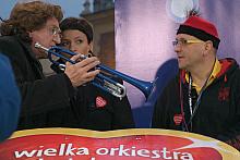 Wraz z Jerzym Owsiakiem na scenie pojawili się Ewa Drzyzga oraz Zbigniew Wodecki.

 
