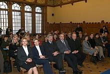 W krakowskim magistracie, w sali Lea zebrało się liczne grono zaproszonych gości. W ich obecności zostało podpisane porozumienie