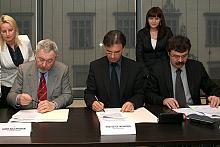 Prezydent Miasta Krakowa Jacek Majchrowski podpisał umowę na opracowanie dokumentacji projektowej gmachu Centrum Kongresowego z 
