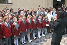 Na zakończenie uroczystości chór uczniów Społecznej Szkoły Podstawowej Nr 1 im. Józefa Piłsudskiego odśpiewał wiązankę pieśni pa