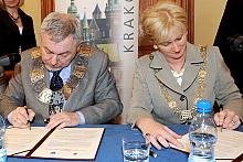 Podpisanie umowy Krakowa z Dublinem