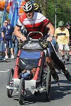 ... wśród których było 30 osób niepełnosprawnych na wózkach, ...