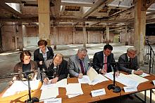 Prezydent Jacek Majchrowski podpisał  z firmą Warbud S.A. umowę na realizację nowej inwestycji na krakowskim Zabłociu. Rozpoczni