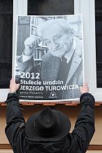 Uroczystość odsłonięcia tablicy pamiątkowej w ramach obchodów setnej rocznicy urodzin Jerzego Turowicza