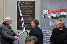 Uroczyste odsłonięcie tablicy upamiętniającej pomoc Polaków dla węgierskiej rewolucji w 1956 roku