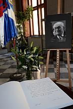 Księga kondolencyjna w hołdzie dla Władysława Bartoszewskiego