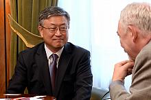 Ambasador Republiki Korei Ji-in Hong z wizytą u Prezydenta Miasta Krakowa Jacka Majchrowskiego