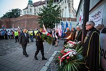 Obchody 38. rocznicy podpisania Porozumień Sierpniowych – złożenie wieńców pod Krzyżem Katyńskim