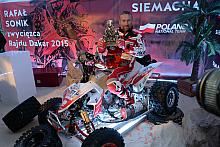 Rafał Sonik, zwycięzca Rajdu Dakar 2015 witany w Krakowie przez wychowanków SIEMACHY