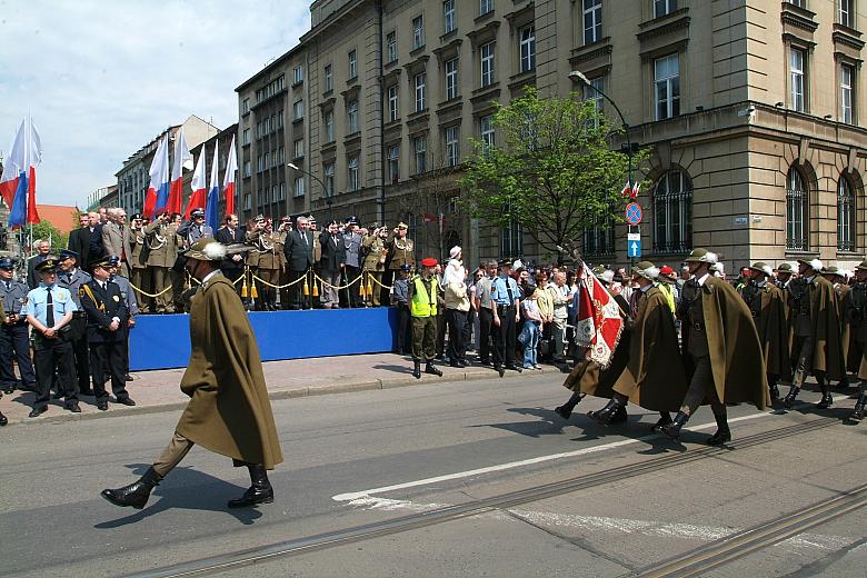 Defilada kompanii honorowych Wojska Polskiego...