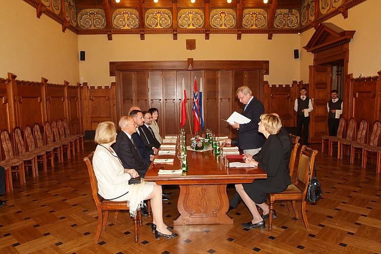 Spotkanie odbyło się w reprezentacyjnej sali Kupieckiej Pałacu Wielopolskich.