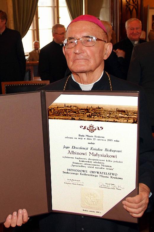 Ksiądz Biskup Albin Małysiak, Honorowy Obywatel Stołecznego Królewskiego Miasta Krakowa.