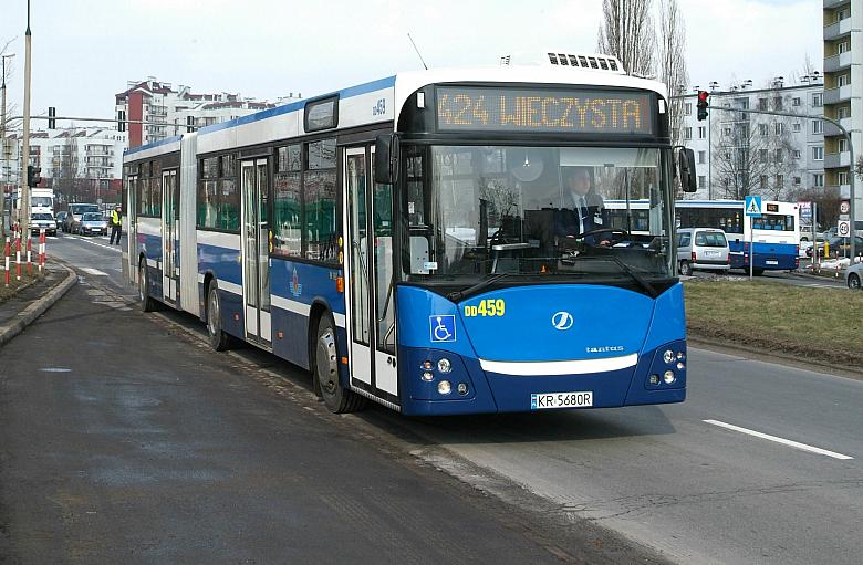 Wraz z włączeniem do ruchu autobusów Jelcz, uruchomiona została nowa linia nr 424 miejskiej komunikacji autobusowej na trasie Ru
