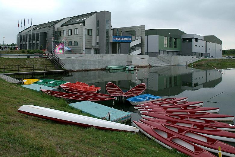 Jest tu jednak przede wszystkim tor kajakowy. To na nim odbędą się w roku 2008 Mistrzostwa Europy w kajakarstwie górskim.