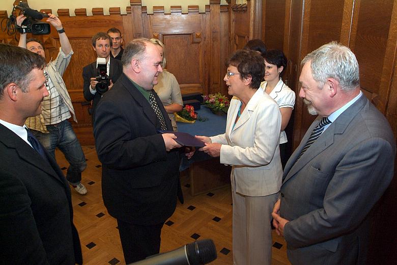 ....oraz Porozumienie Dzielnic Nowohuckich w Krakowie.
