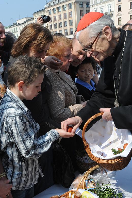 ...ksiądz kardynał Franciszek Macharski...