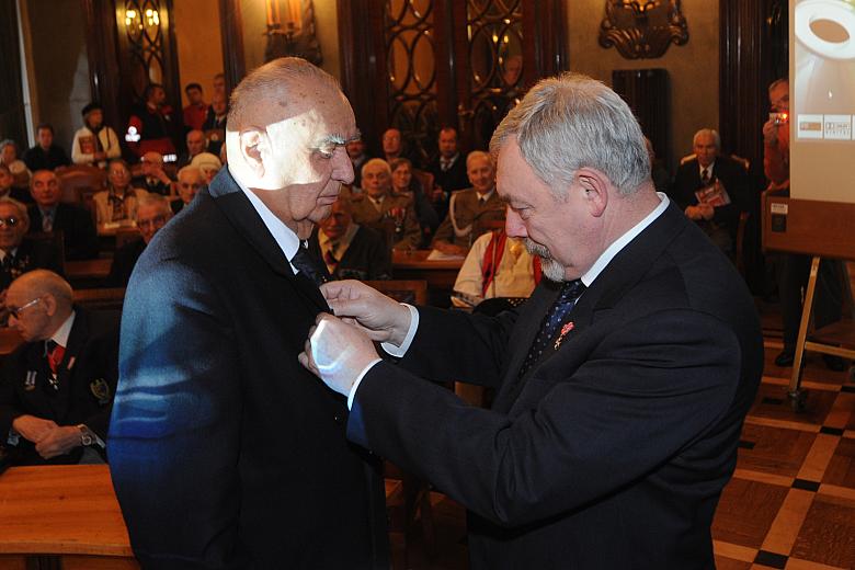 Medal Pro Memoria otrzymał Pan Ryszard Brodowski, Prezes Zarządu Okręgu Małopolskiego Światowego Związku Żołnierzy Armii Krajowe
