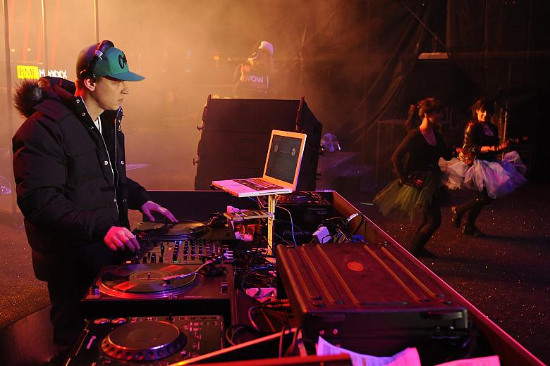 Raul Rincon, DJ ADHD, DJ Crime - przy ich muzyce krakowska publiczność nie mogła narzekać na zimowy chłód.