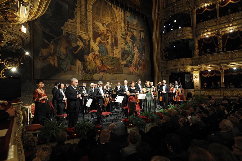 W trakcie koncertu Prezydent Jacek Majchrowskim przekazał zgromadzonym życzenia noworoczne.