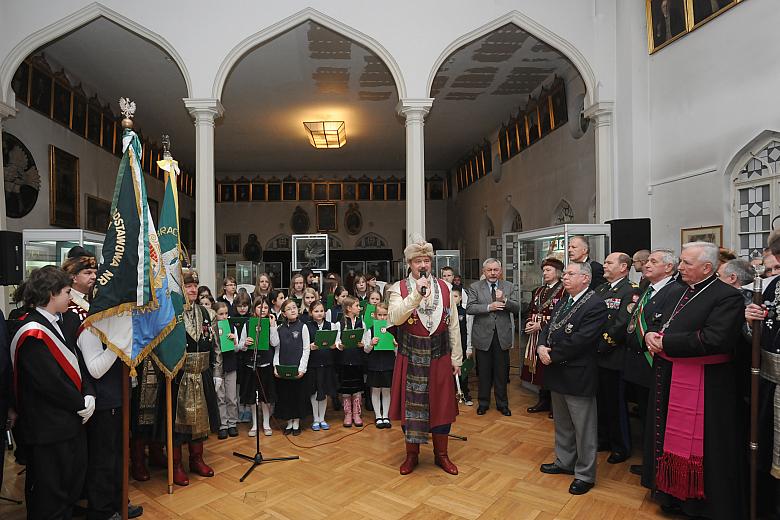 Wśród licznie zgromadzonych przyjaciół Ks. Infułat Jerzy Bryła świętuje 30 lat posługi kapłańskiej Krakowskiemu Bractwu Kurkowem