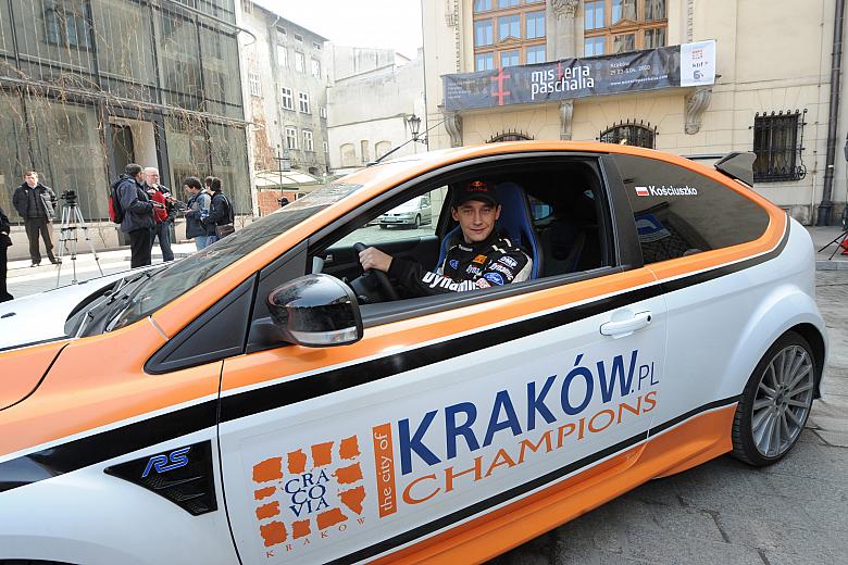Pod koniec 2009 roku Michał został kierowcą zespołu Dynamic World Rally Team, w którego barwach w sezonie 2010 będzie walczył o 
