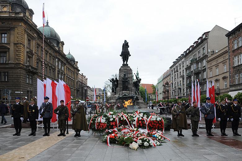 Odśpiewanie "Roty" - pieśni szczególnej dla narodu polskiego - zakończyło oficjalną część krakowskich uroczystości 3-m