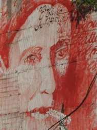 portret Bułhakowa na ścianie kijowskiej kamienicy 