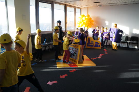 Dzieci konstruują system ciepłowniczy