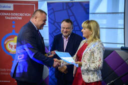 48.jpg-VIII Gala MDT