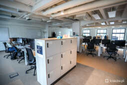bs_220111_3703.jpg-Centrum Rozwoju Technologii Amazon