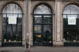 agat_fot. m. szymczyk-karnasiewicz.jpg-szyldy w Nowej Hucie